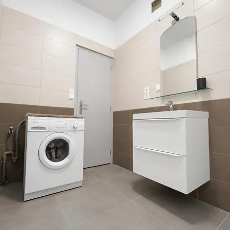 Διαμέρισμα T2 Climatise Avec Jardin Prive A Centre Τουλόν