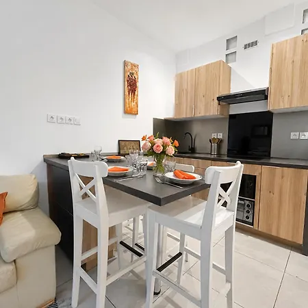 Apartment T2 Climatise Avec Jardin Prive A Centre Toulon